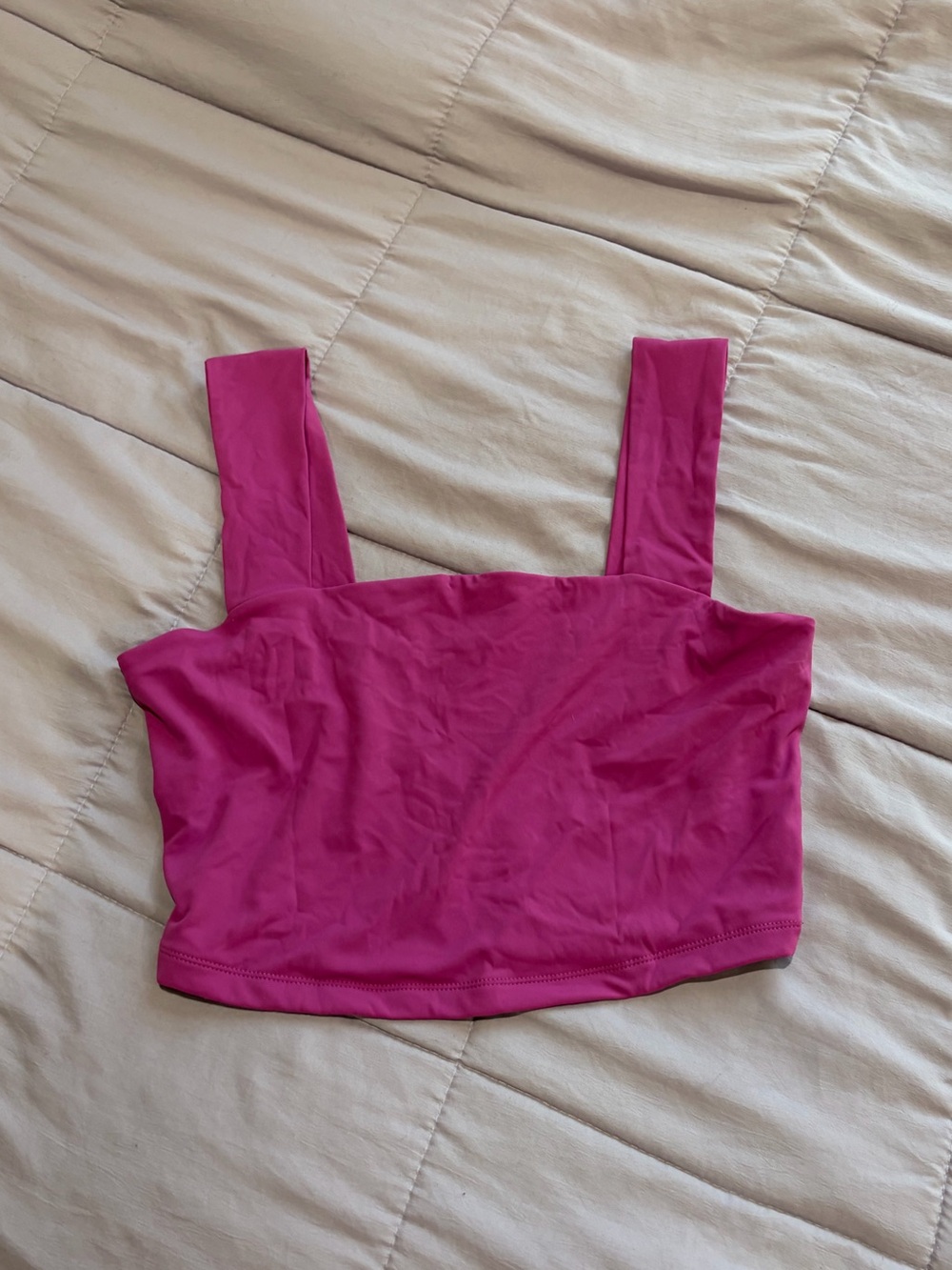 Dynamite Women’s Square-Neck Crop Tank Top in Fuchsia Medium